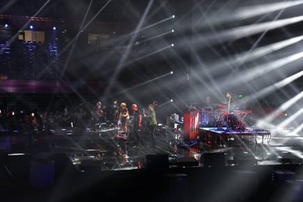 说明: C:Usershuili.zhonghlDesktop双1120161108 艺人彩排稿件one republic2.jpg