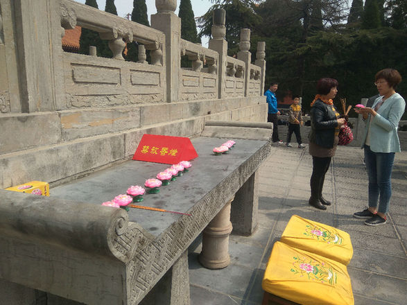 禁放香灯提示被移动.jpg