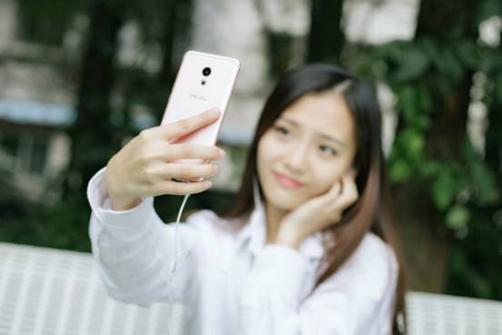 说明: ../Downloads/魅族素材/PRO%206s/PRO6s模特图赏1/IMG_3187-3.jpg