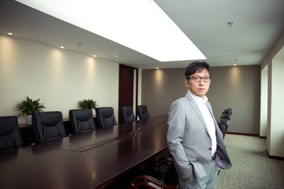 说明: ../Documents/Work/顾均辉战略咨询/info顾均辉及竞对资料/pic顾老师照片-Michelle/修片6张/CIIC3916_1.jpg