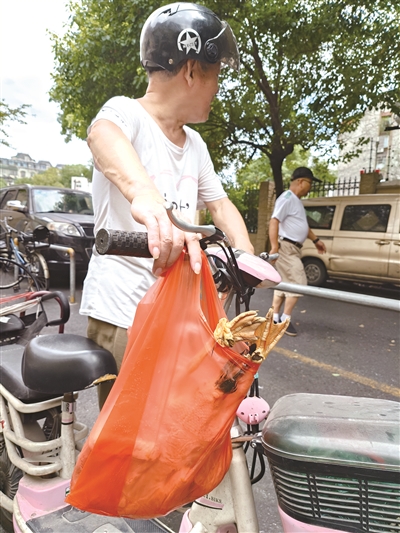 调查显示,去农贸市场买菜的居民更多买的是肉类产品。